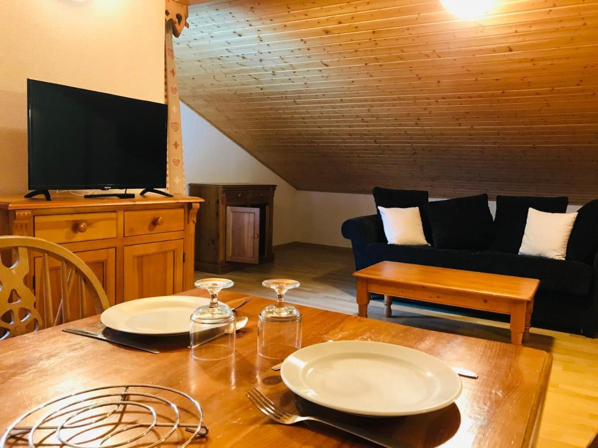 Studio Mansarde Avec Balcon, Piscine Et Parking Souterrain A Samoens - Fr-1-629-92 Exterior photo